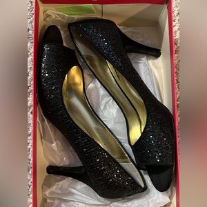 Touch of Nina Black Pumps